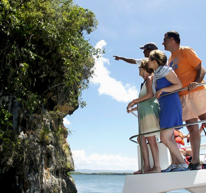 LAS TERRENAS Los Haitises & Cayo Levantado